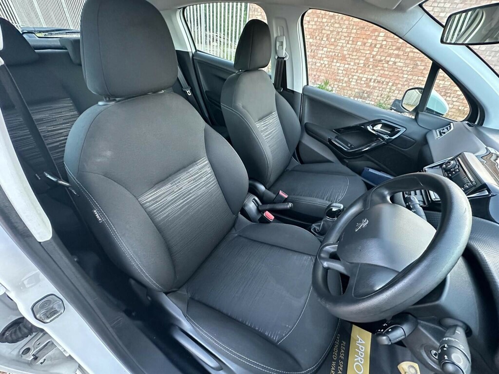 Peugeot 208 Hatchback Red #16