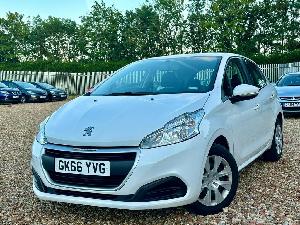 Peugeot 208 Hatchback Red #9