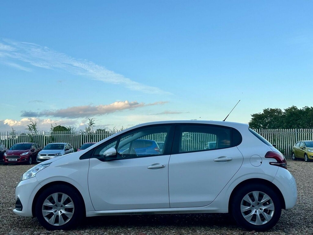 Peugeot 208 Hatchback Red #7
