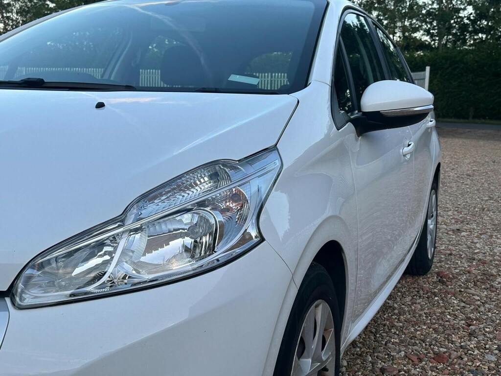 Peugeot 208 Hatchback Red #11