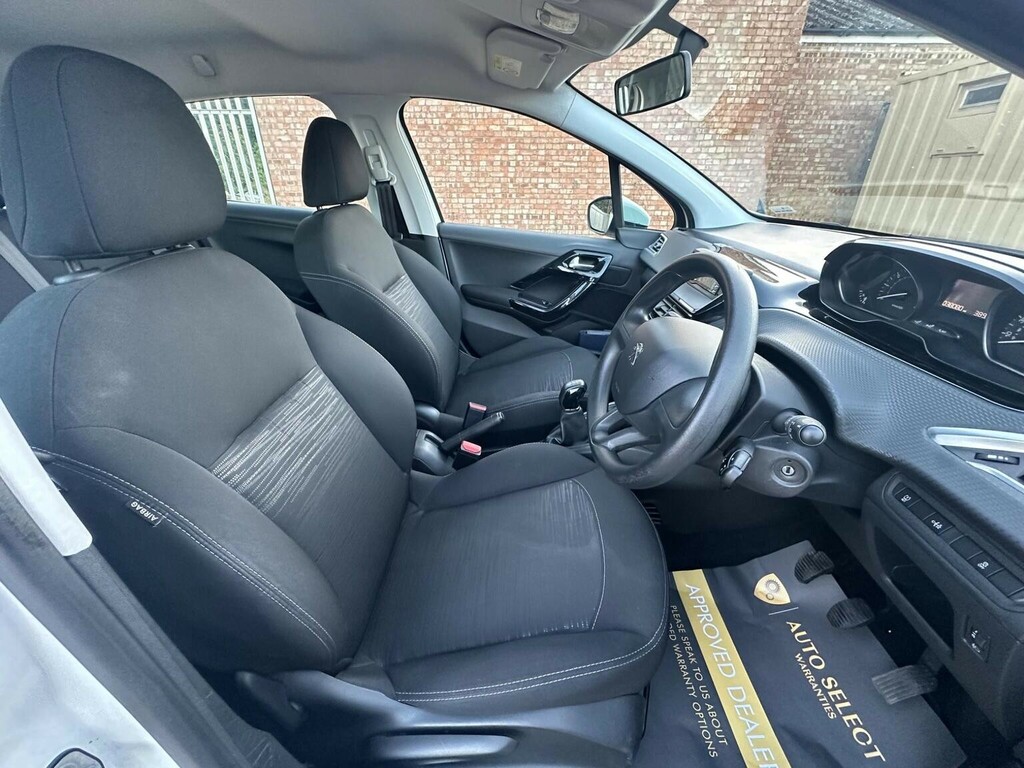 Peugeot 208 Hatchback Red #15