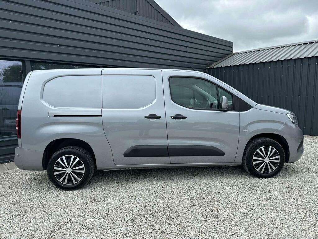 Vauxhall Combo 1.5 Turbo D 2300 Sportive L2 H1 Euro 6 Grey #2