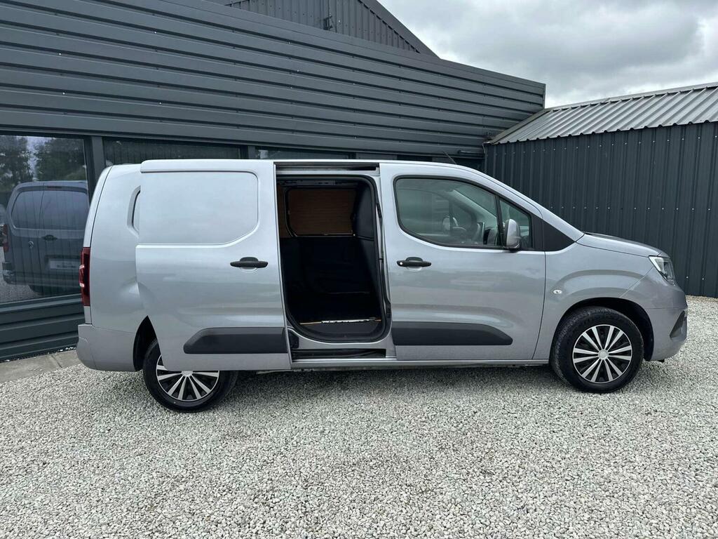 Vauxhall Combo 1.5 Turbo D 2300 Sportive L2 H1 Euro 6 Grey #3