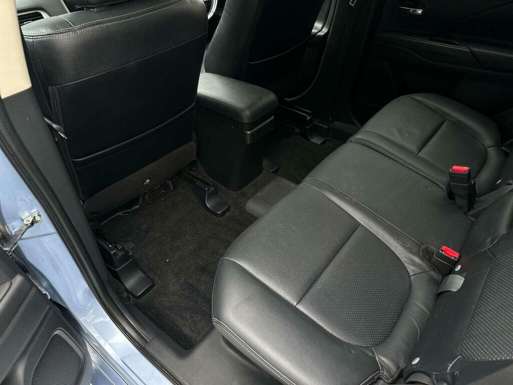 Mitsubishi Outlander Gx4 Black #43