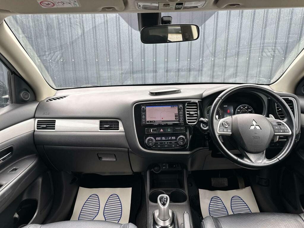 Mitsubishi Outlander Gx4 Black #50