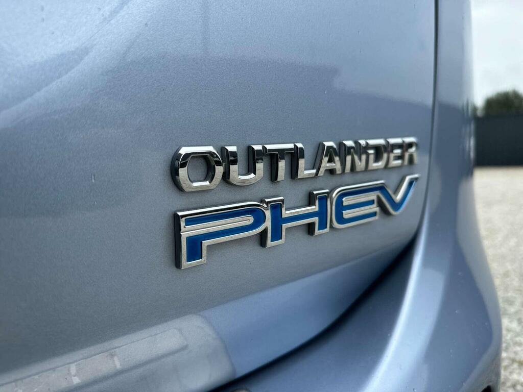 Mitsubishi Outlander Gx4 Black #19