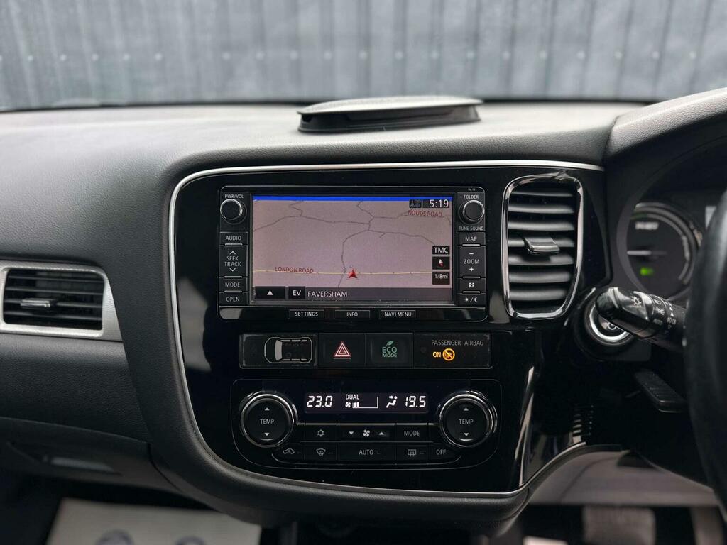 Mitsubishi Outlander Gx4 Black #34