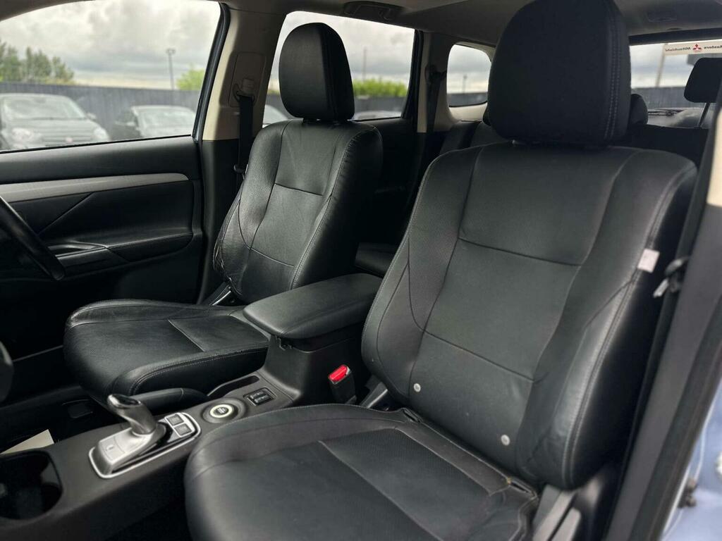 Mitsubishi Outlander Gx4 Black #37