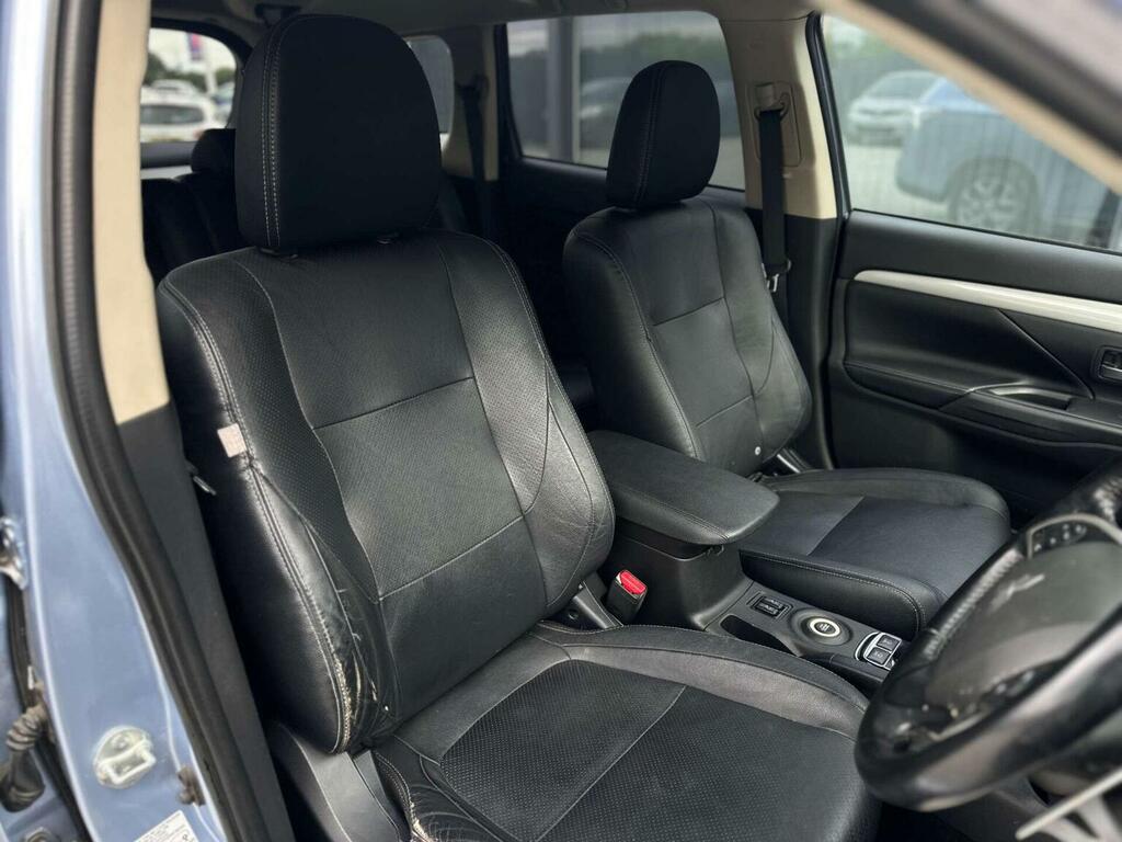 Mitsubishi Outlander Gx4 Black #28