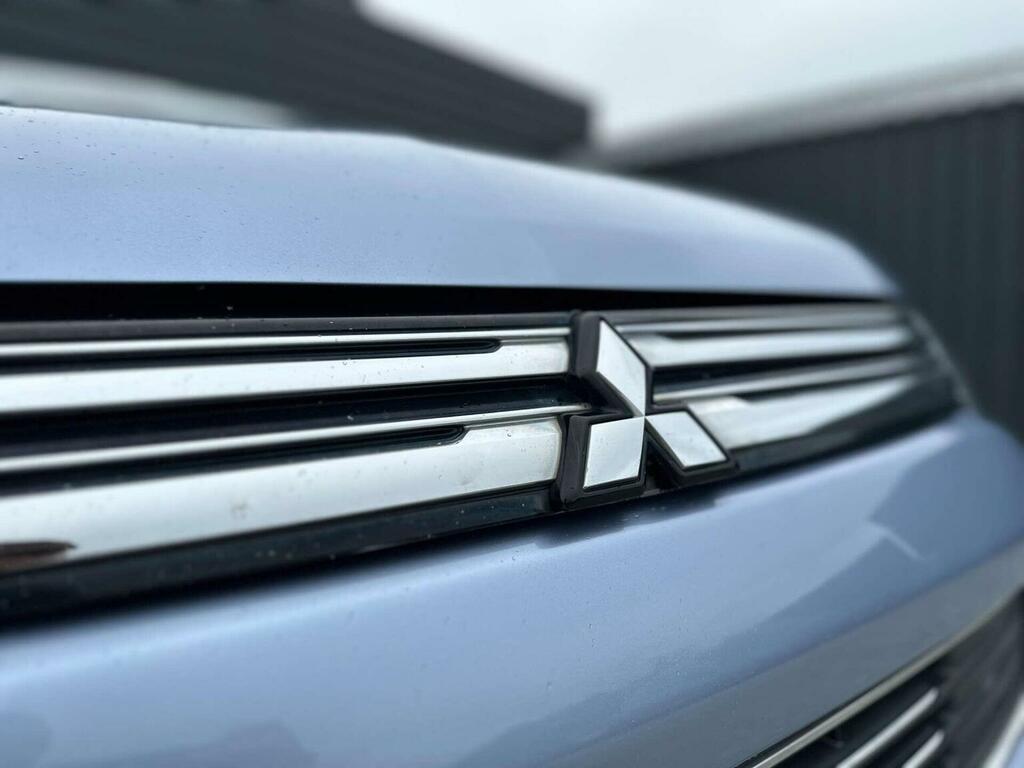 Mitsubishi Outlander Gx4 Black #11