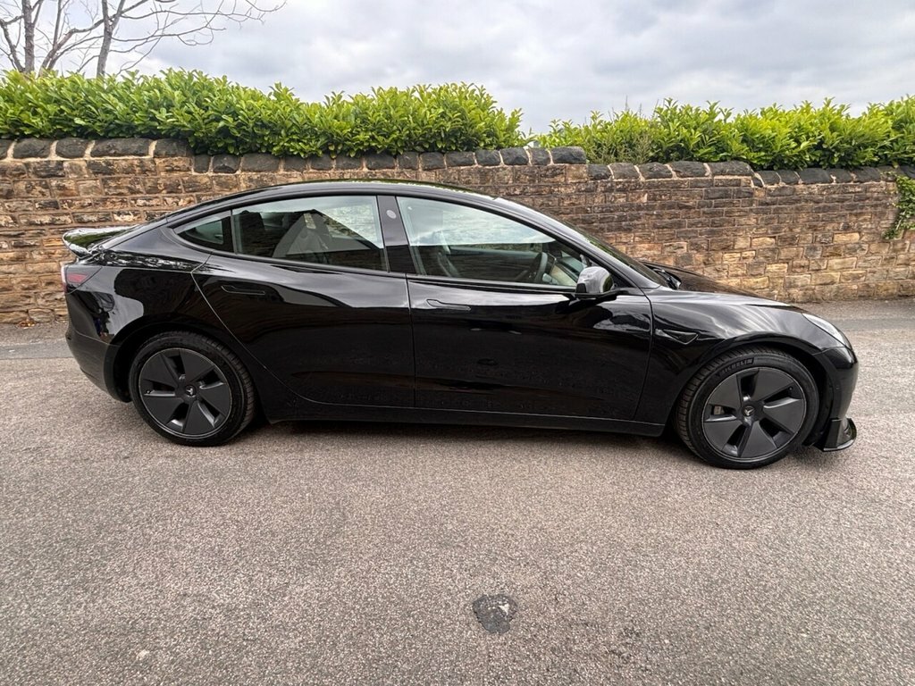 Tesla Model 3 Saloon Black #2