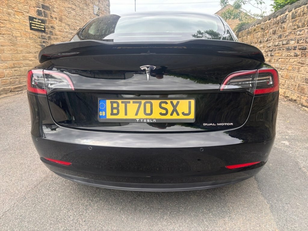 Tesla Model 3 Saloon Black #6