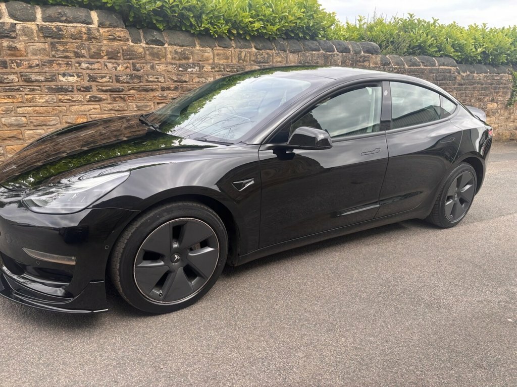 Tesla Model 3 Saloon Black #3