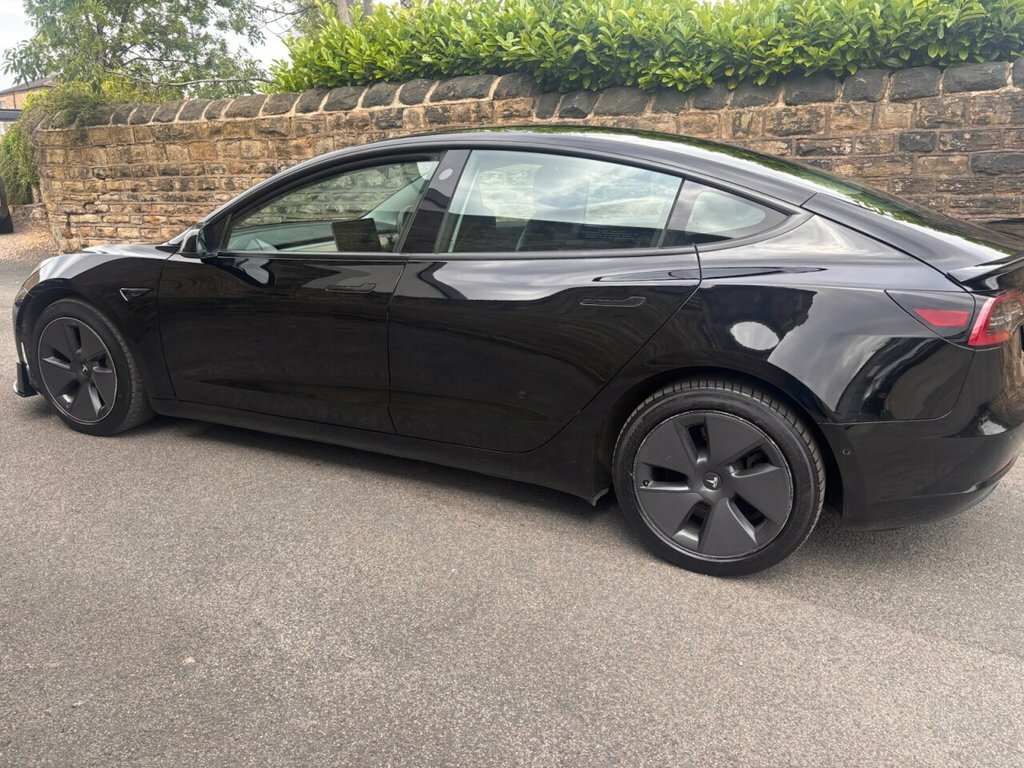 Tesla Model 3 Saloon Black #4