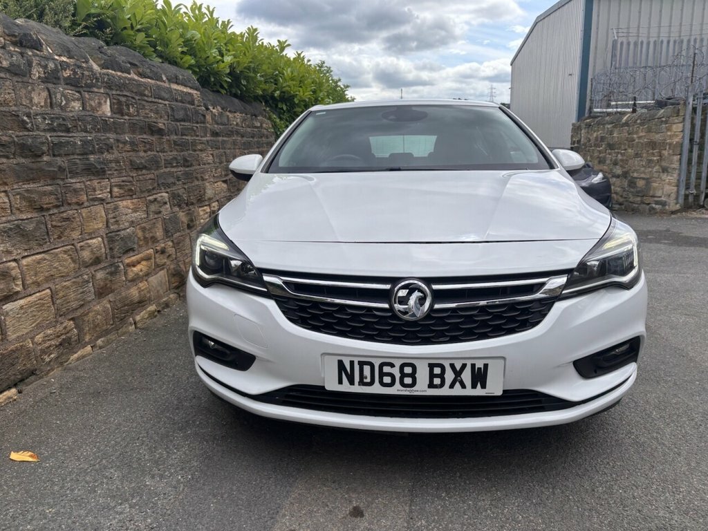 Vauxhall Astra Hatchback ND68BXW White #6