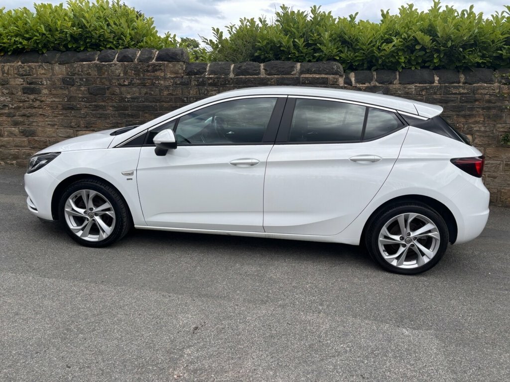 Vauxhall Astra Hatchback ND68BXW White #4