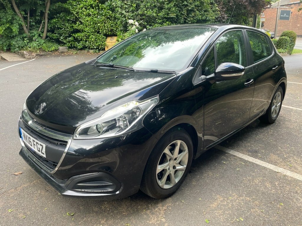 Peugeot 208 1L Active Black #4