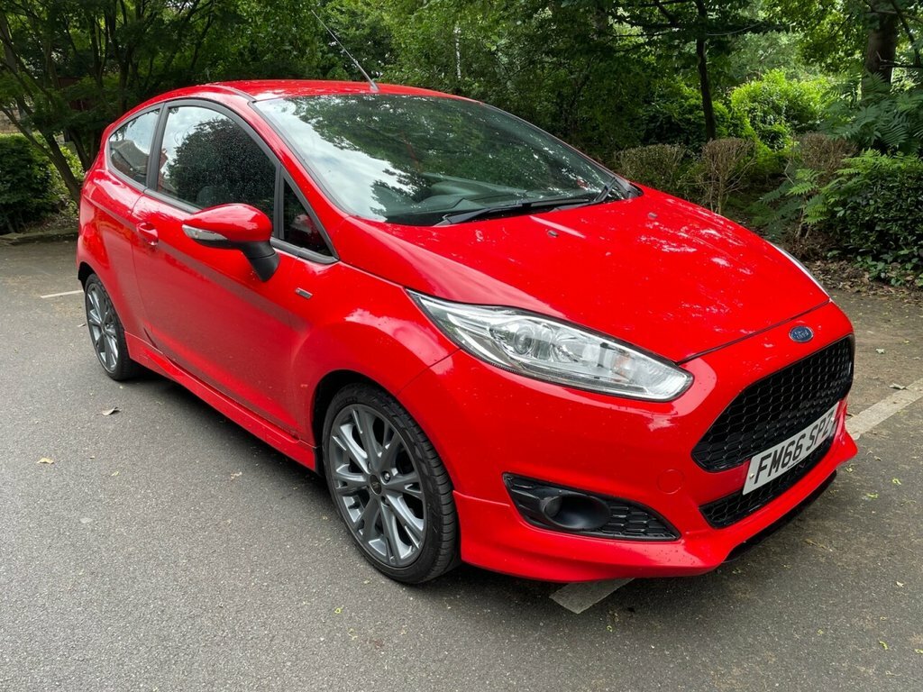 Ford Fiesta St-line Red