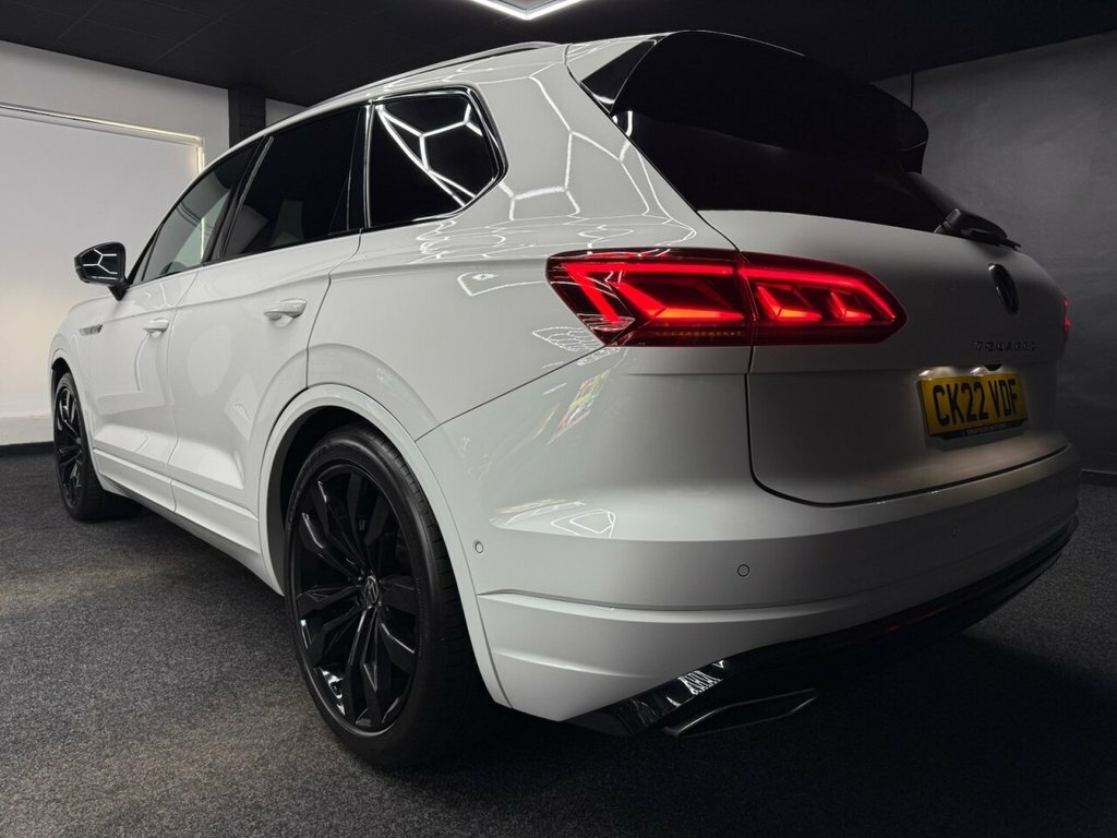 Volkswagen Touareg Suv White #5