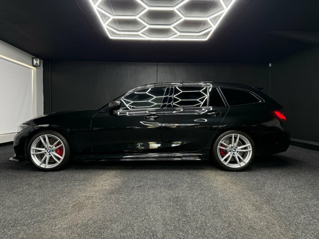 BMW 3 Series 3L M Sport EO21RUJ Black #4