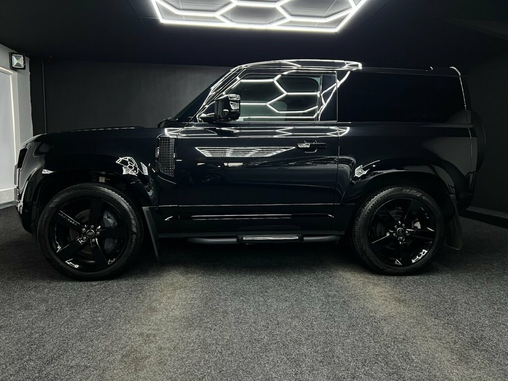 Land Rover Defender 3L Hse SW72OEY Black #4