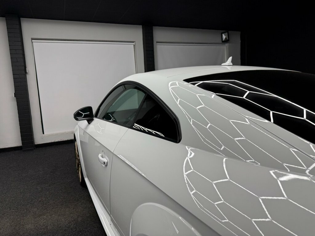 Audi TTS 2L Black Edition White #6