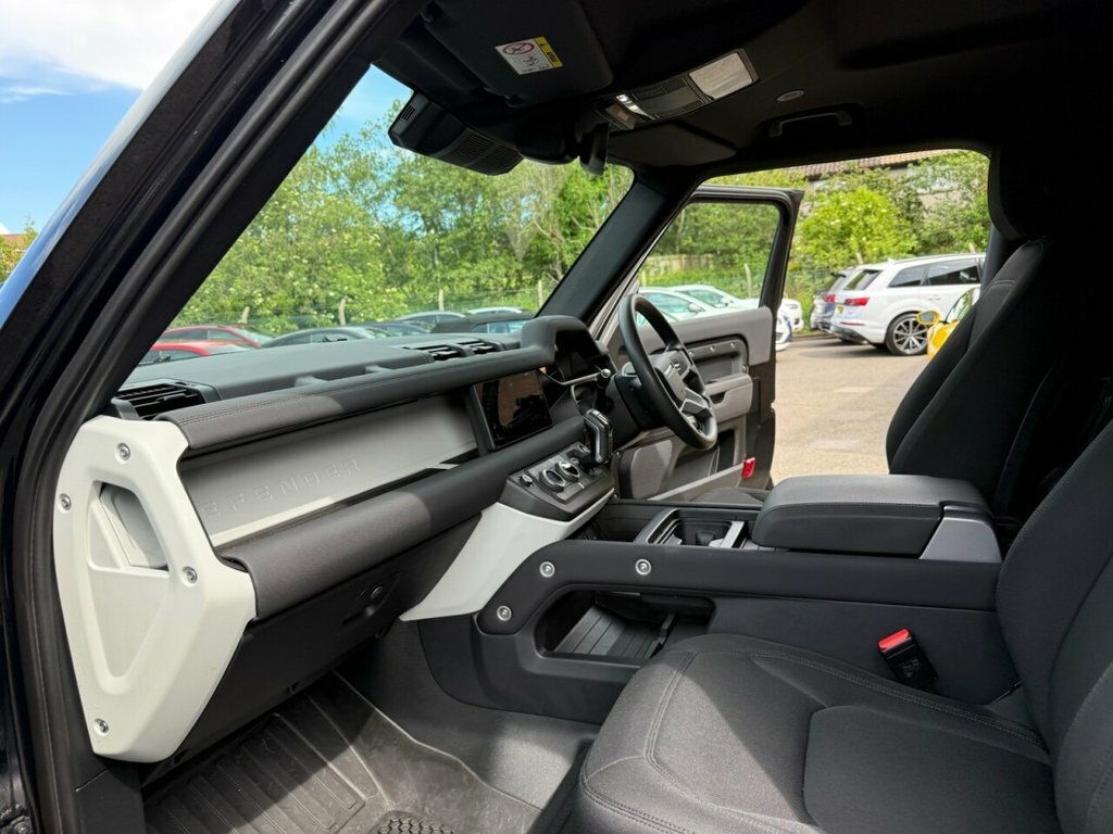 Land Rover Defender 3L Null SY23JVX Black #2