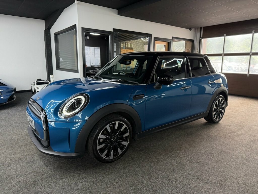 Mini Hatch 1.5L Cooper Exclusive SR72HKB Blue #2