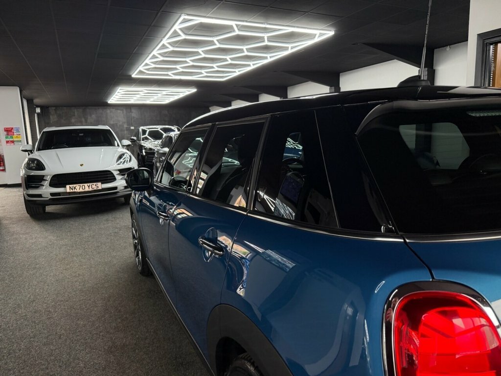 Mini Hatch 1.5L Cooper Exclusive SR72HKB Blue #6
