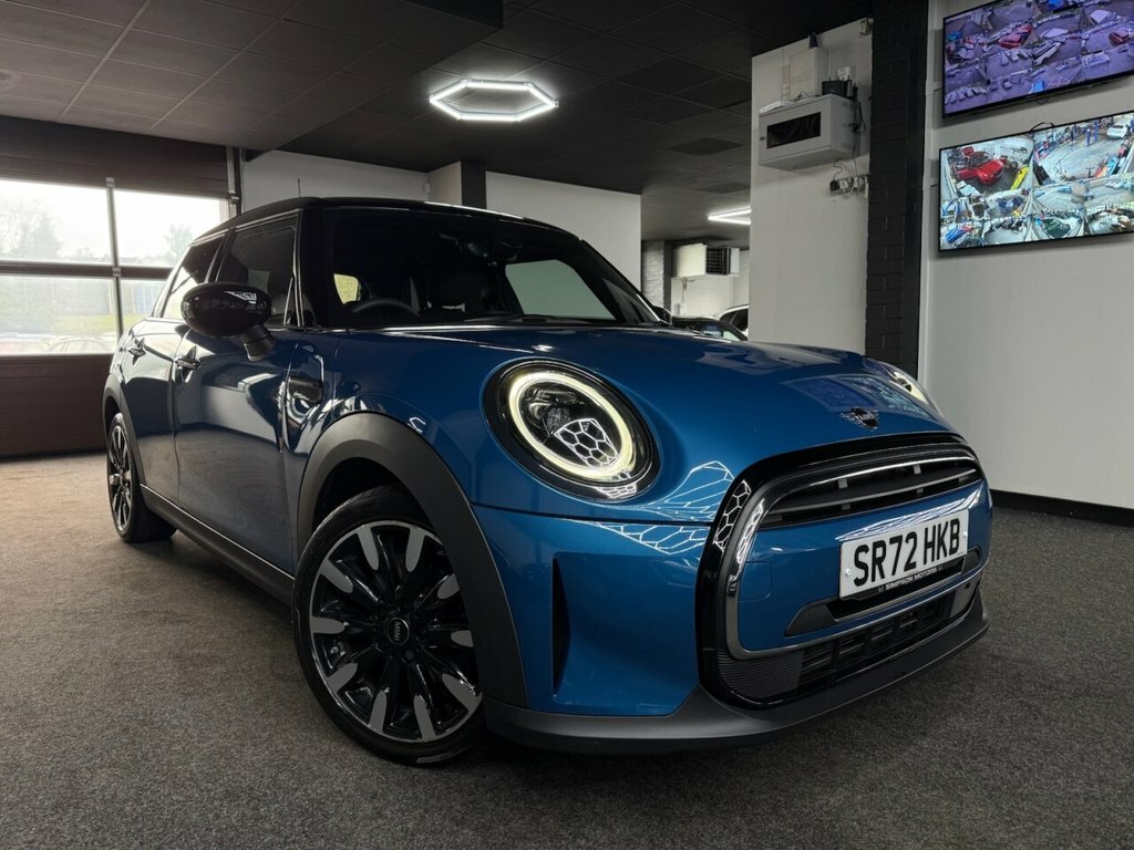 Mini Hatch 1.5L Cooper Exclusive Blue