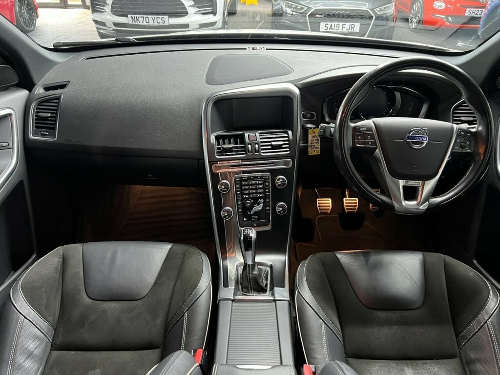 Volvo XC60 2L R-design Nav White #2