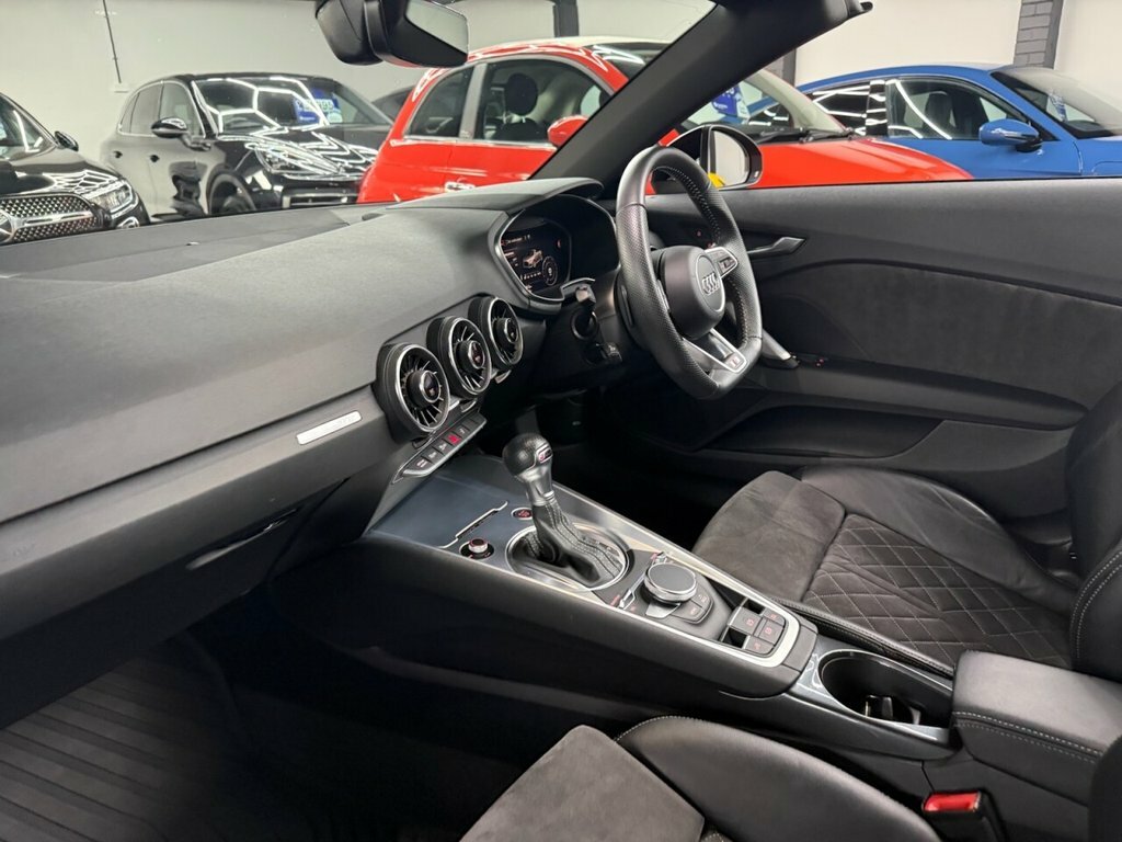 Audi TT 2L Black Edition SR21VRO Red #2