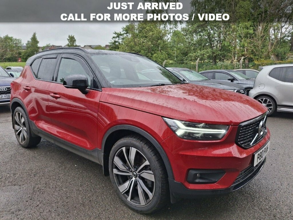 Volvo XC40 1.5L Ultimate Dark Red