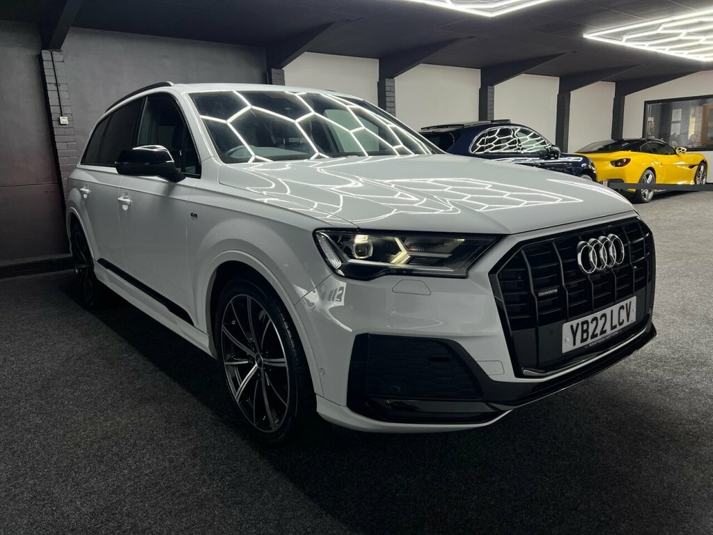 Audi Q7 3L Black Edition YB22LCV White #3