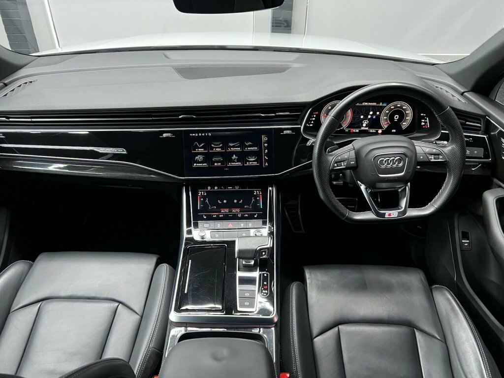 Audi Q7 3L Black Edition YB22LCV White #2