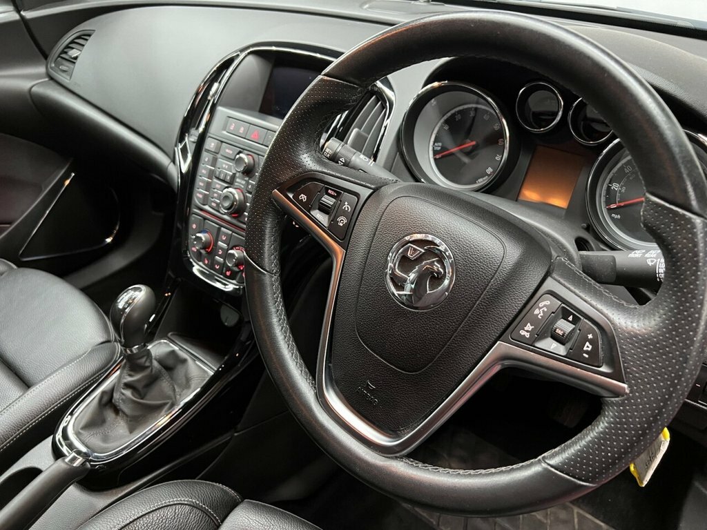 Vauxhall Astra GTC 2.0T Vxr Coupe Euro 6 Ss 280 White #40