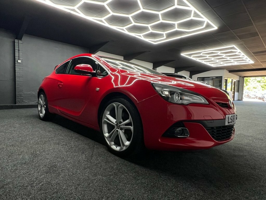 Vauxhall Astra GTC 2.0T Vxr Coupe Euro 6 Ss 280 White #17