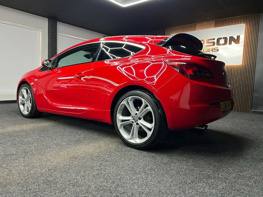 Vauxhall Astra GTC Coupe Red #5