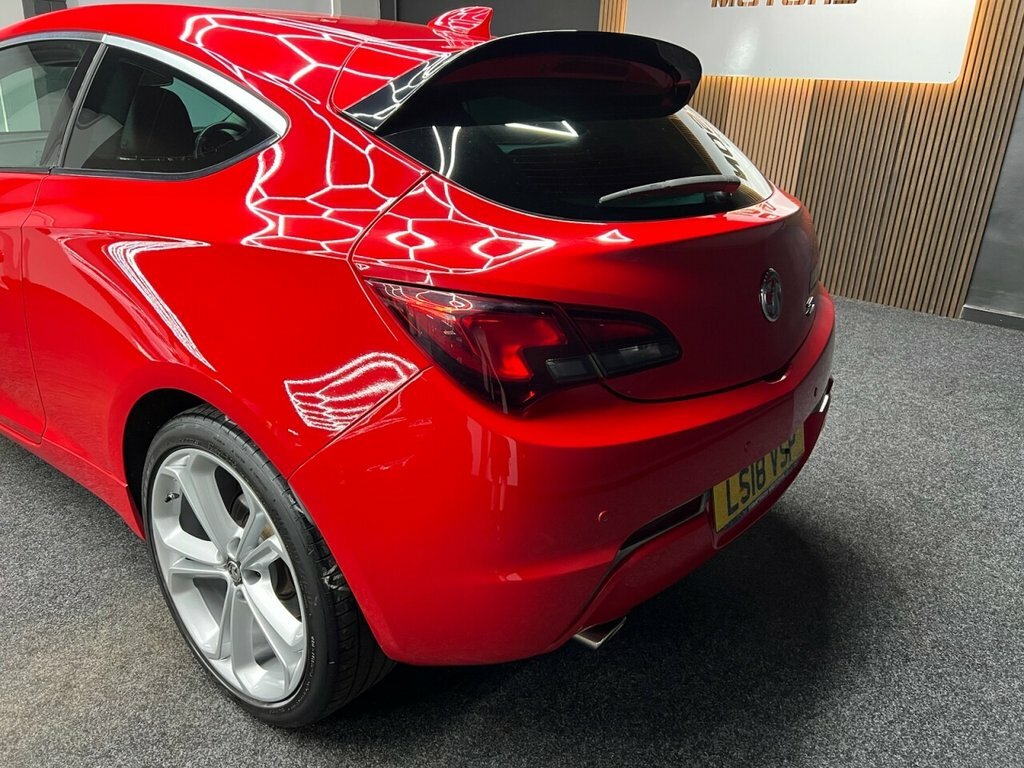 Vauxhall Astra GTC 2.0T Vxr Coupe Euro 6 Ss 280 White #9