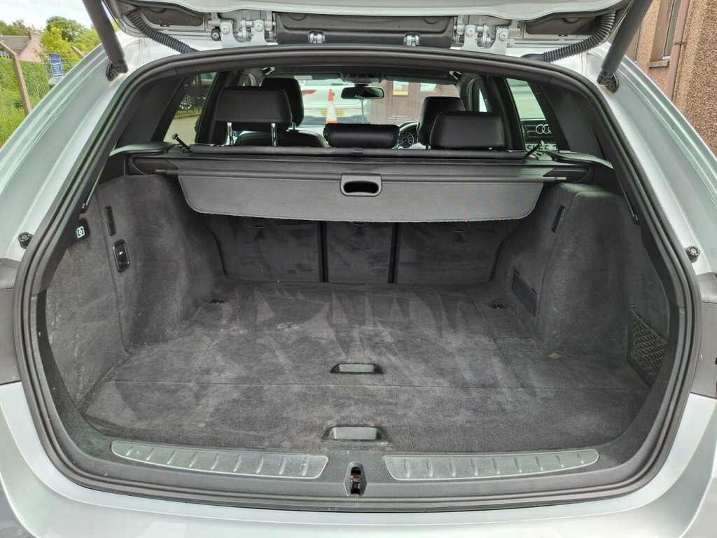 BMW 3 Series Saloon Black #8