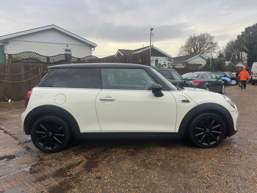 Mini Hatch Hatchback 1.5 Cooper D Euro 6 Ss 201868 YK68XPZ White #4
