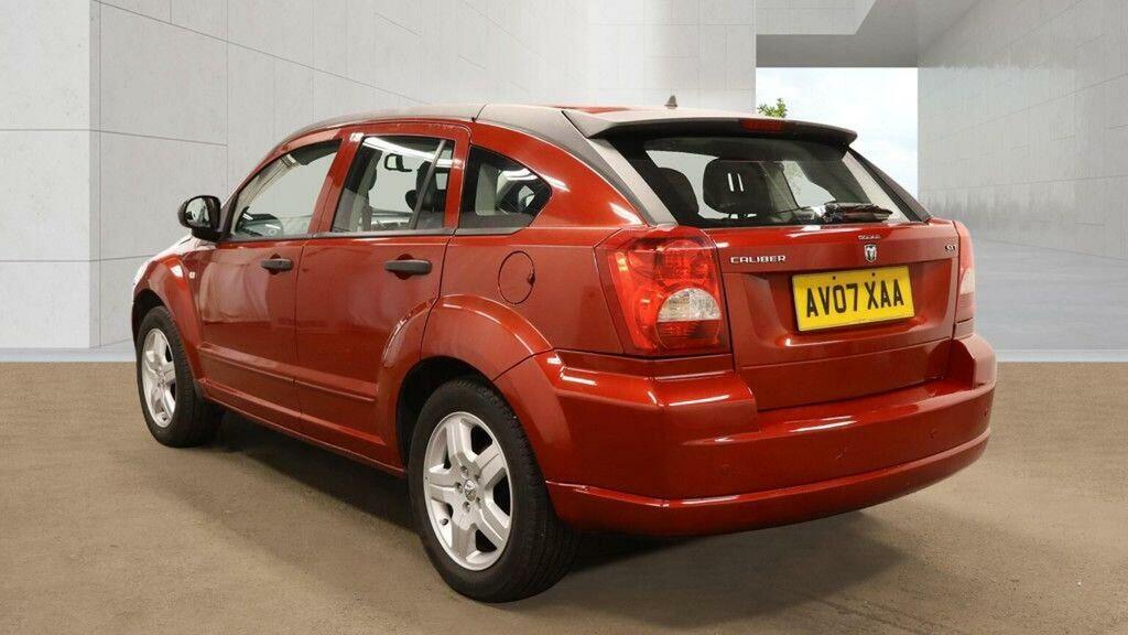 Dodge Caliber Hatchback 2.0 Sxt Cvt 200707 Red #3