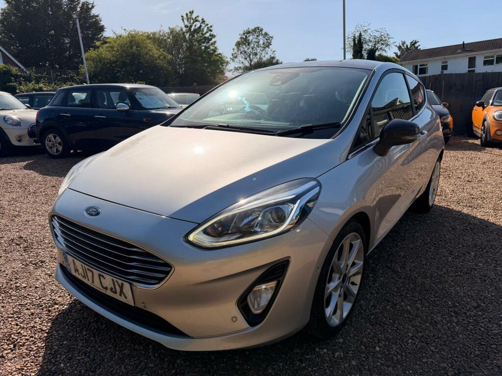 Ford Fiesta Hatchback 1.5 Tdci Titanium Euro 6 Ss 2017 AJ17CJX Silver #3