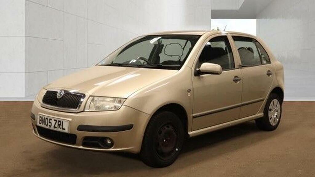Skoda Fabia Hatchback 1.2 Htp 12V Ambiente 200505 BN05ZRL Beige #2