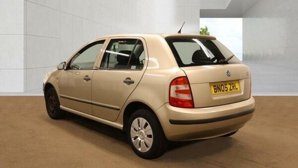 Skoda Fabia Hatchback 1.2 Htp 12V Ambiente 200505 BN05ZRL Beige #3