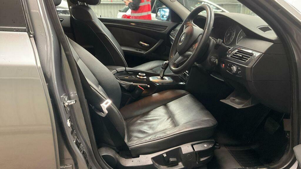 BMW 5 Series 525D Se Touring Silver #21