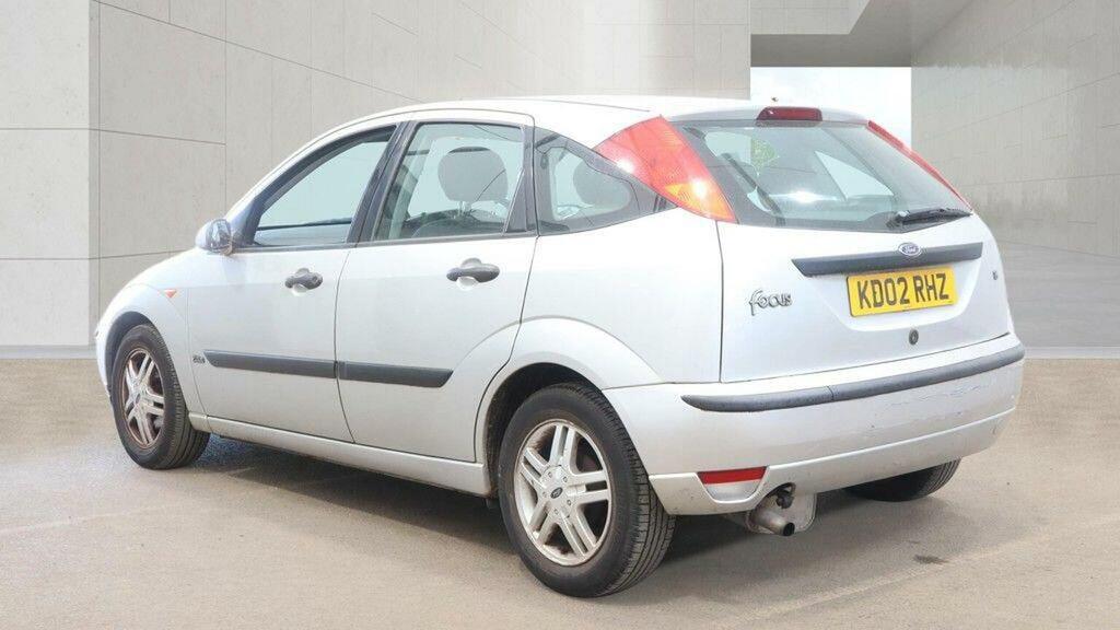Ford Focus 1.6I 16V Zetec Silver #4