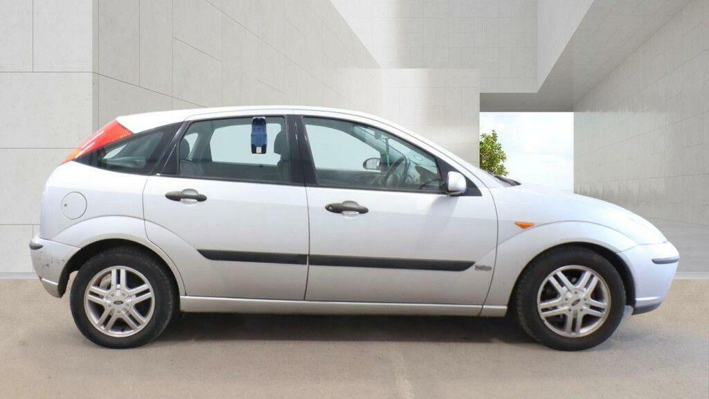 Ford Focus 1.6 LX 99 Bhp Red #7