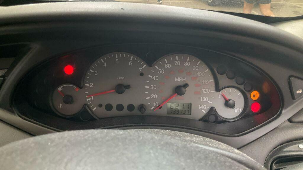Ford Focus 1.6 LX 99 Bhp Red #12