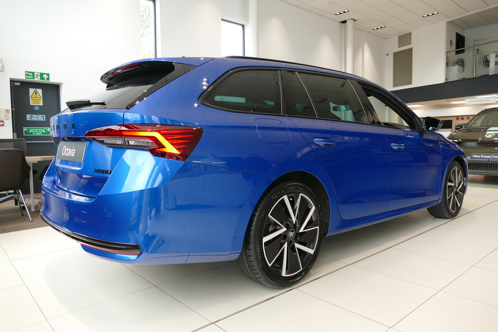 Skoda Octavia Octavia Estate Sportline 1.5 Tsi E-tec 150 Ps Dsg Blue #3
